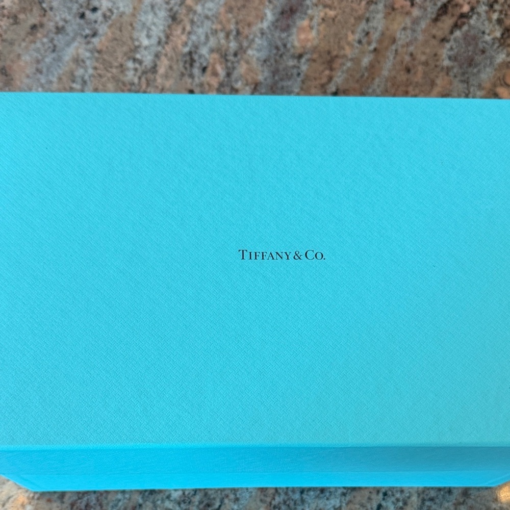 Tiffany & Co. Turquoise Box - Picture 2 of 5